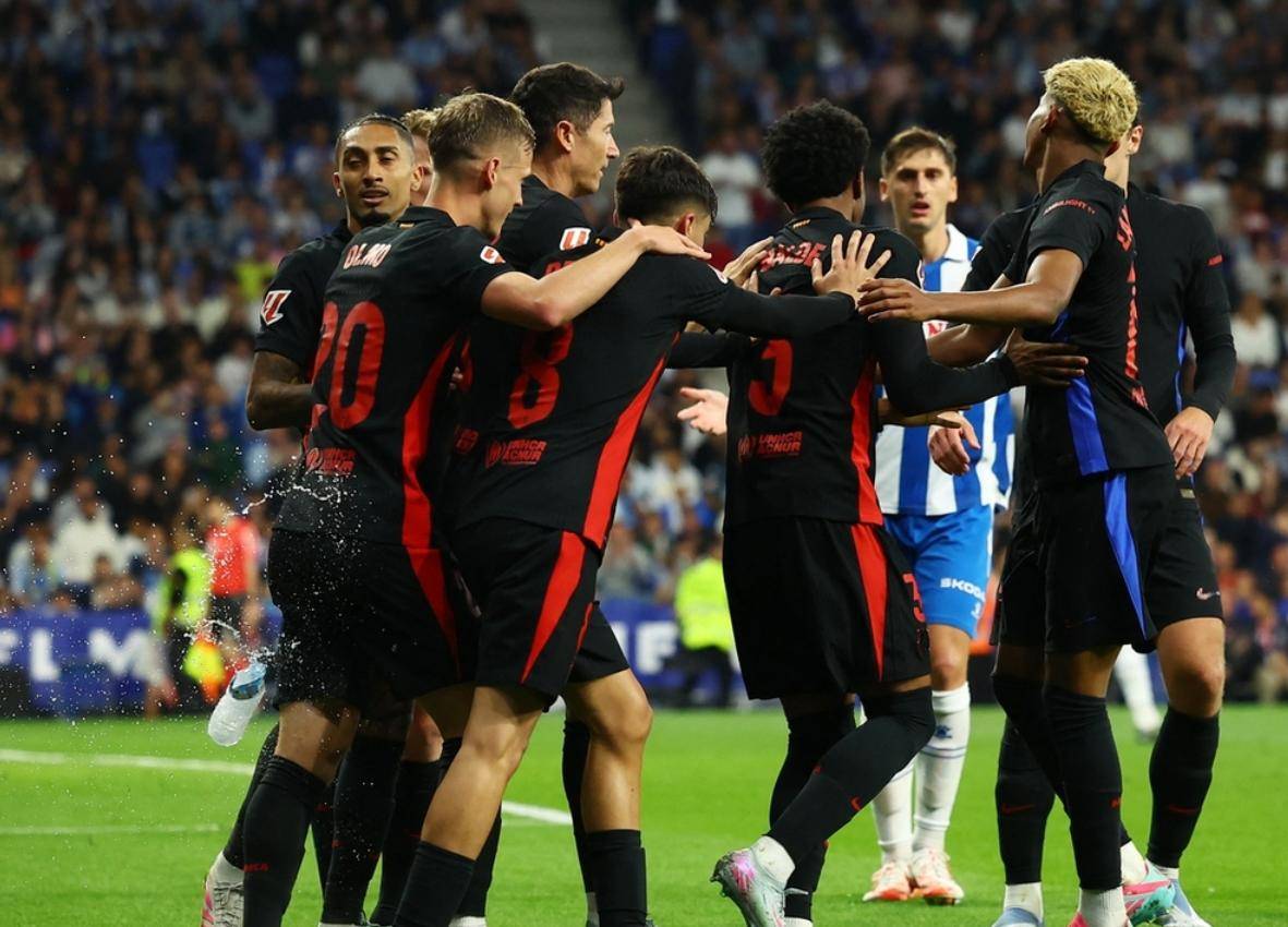 包含莱万多夫斯基爆冷击败西班牙队，回归赛场引爆全场！的词条